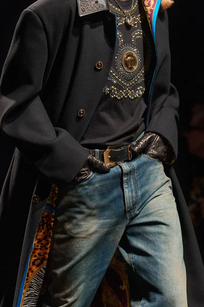 Look 33